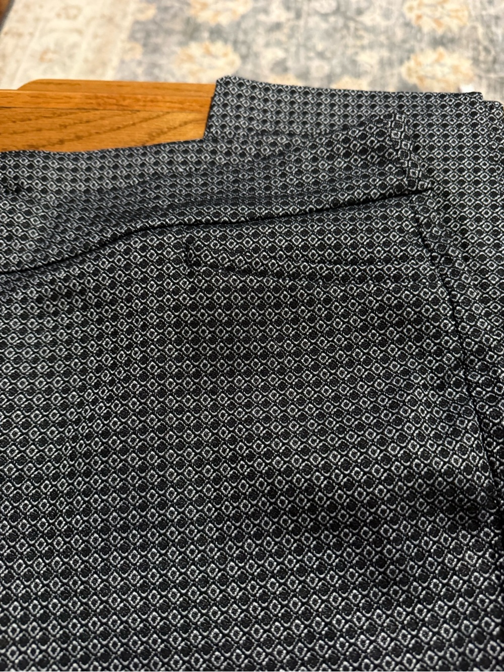 Chico's‎ Black Geometric Pattern - Picture 3 of 4
